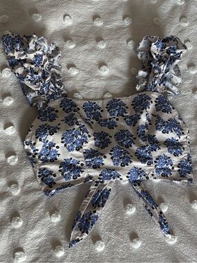 Yumi Kim Anthropologie Tie-Back Crop Tank Top | Blue Floral Print Ruffle Straps